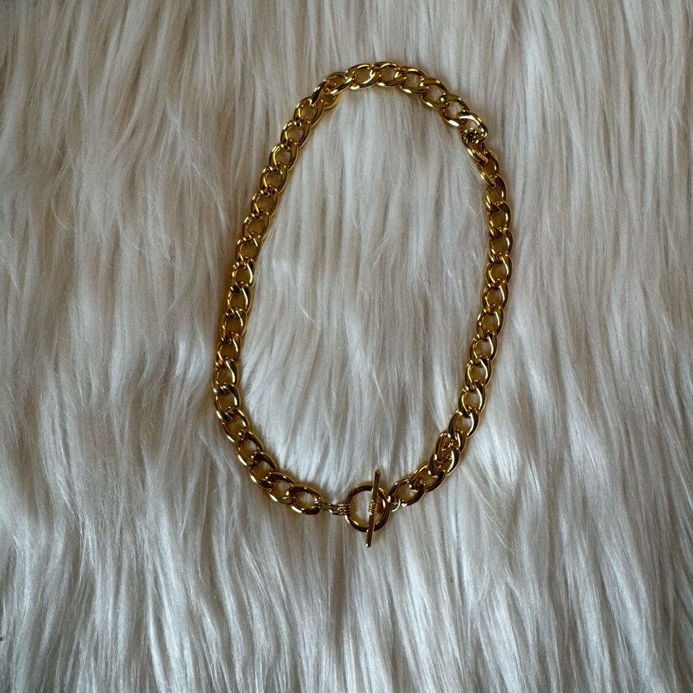 Elegant Gold Cuban Link Necklace 15”